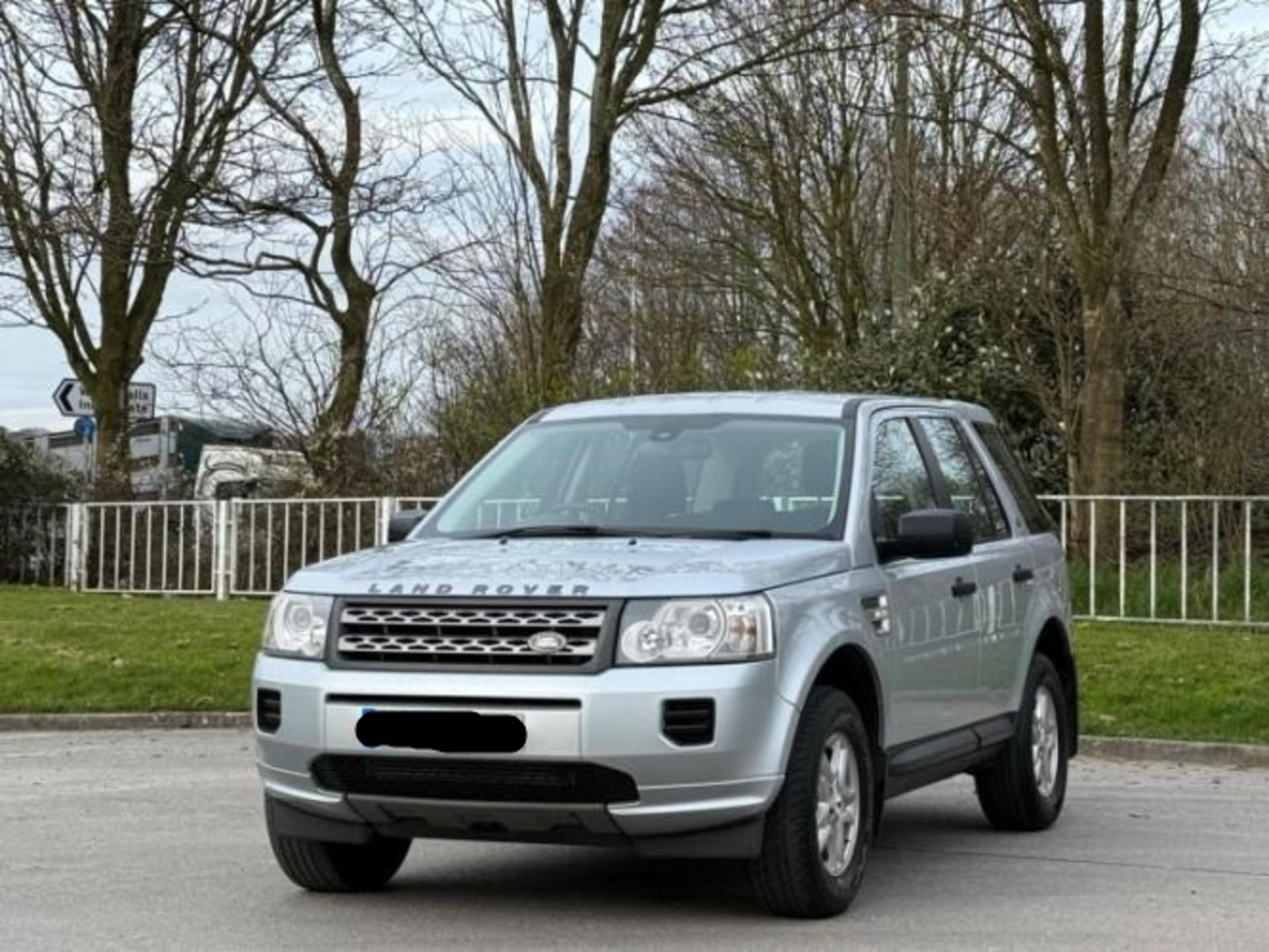 2010 LAND ROVER FREELANDER S TD4 2.2 DIESEL MANUAL SUV >>--NO VAT ON HAMMER--<< - Image 2 of 28