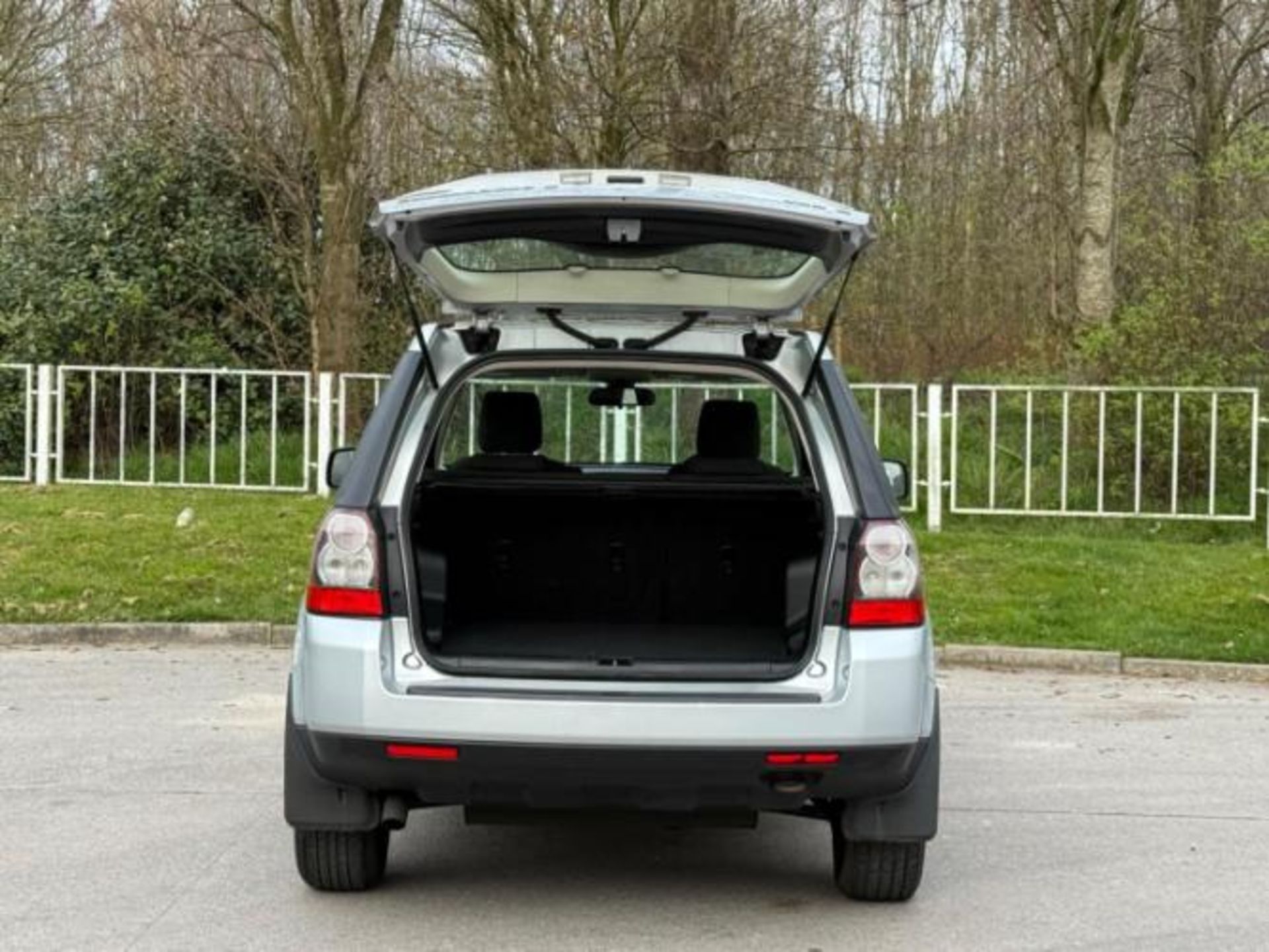 2010 LAND ROVER FREELANDER S TD4 2.2 DIESEL MANUAL SUV >>--NO VAT ON HAMMER--<< - Image 15 of 28