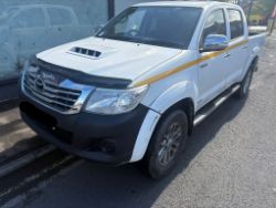 2015 TOYOTA HILUX INVINCIBLE D-4D 4X4DCB 3.0 AUTOMATIC DIESEL PICK UP >>--NO VAT ON HAMMER--<<