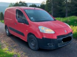 **(ONLY 114K MILEAGE)** 2013 PEUGEOT PARTNER 625 S L1 HDI L1H1 1560CC DIESEL MANUAL PANEL VAN RED