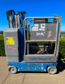 2010 GENIE GR-15 SCISSOR LIFT / CHERRY PICKER