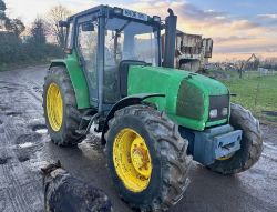 JOHN DEERE / RENAULT CERES 3300 4WD FOUR-CYLINDER DIESEL TRACTOR