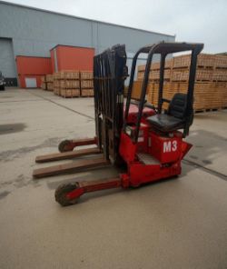 MOFFETT MOUNTY M1501 FORKLIFT – TRUCK MOUNTED