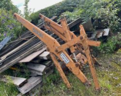 CASE 580K FRONT ARMS AND RAMS – BACKHOE / EXCAVATOR