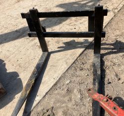 NEW PALLET FORKS ON EURO 8 BRACKETS
