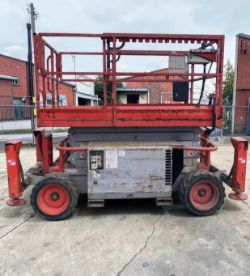 SKYJACK SJ6832 SCISSOR LIFT ACCESS PLATFORM