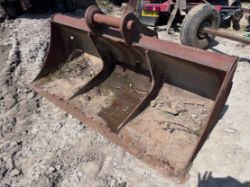 GEITH 7FT GRADING / DITCHING BUCKET – 80MM PINS