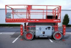 2015 SKYJACK SJ6832 SCISSOR LIFT