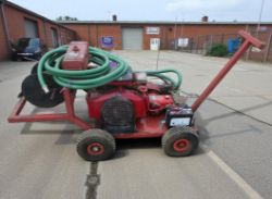 BRIGGS & STRATTON V-TWIN ENGINE PRESSURE WASHER