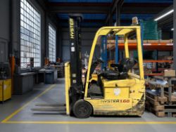 **(INCLUDES CHARGER)**HYSTER J1.60XMT – ELECTRIC FORKLIFT (3 WHEELS)