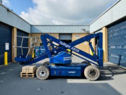 **(INCLUDES CHARGER)** UPRIGHT AB38 ELECTRIC BOOM LIFT