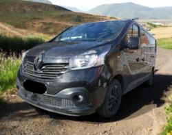 2017 RENAULT TRAFIC LL29 SPORT NAV ENERGY DCI – LWB – 97K – BLACK