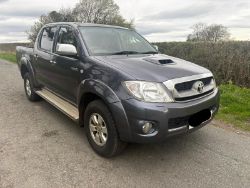 2010 TOYOTA HILUX HL3 D-4D 4X4 DCB 2494CC DIESEL MANUAL PICK >>--NO VAT ON HAMMER--<<