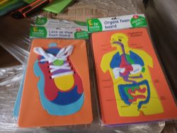 MIX OF 500× BUNDLES OF CHILDREN'S EDUCATION FOAM BOARDS