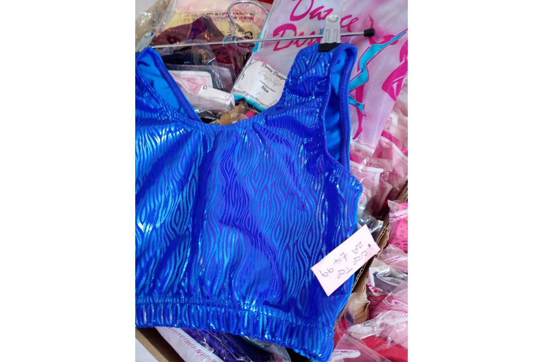 100 X DANCE DESIGNS CROP TOPS MIXED SIZE STYLE AND COLOURS APPROX RRP £1,200 - Image 5 of 6