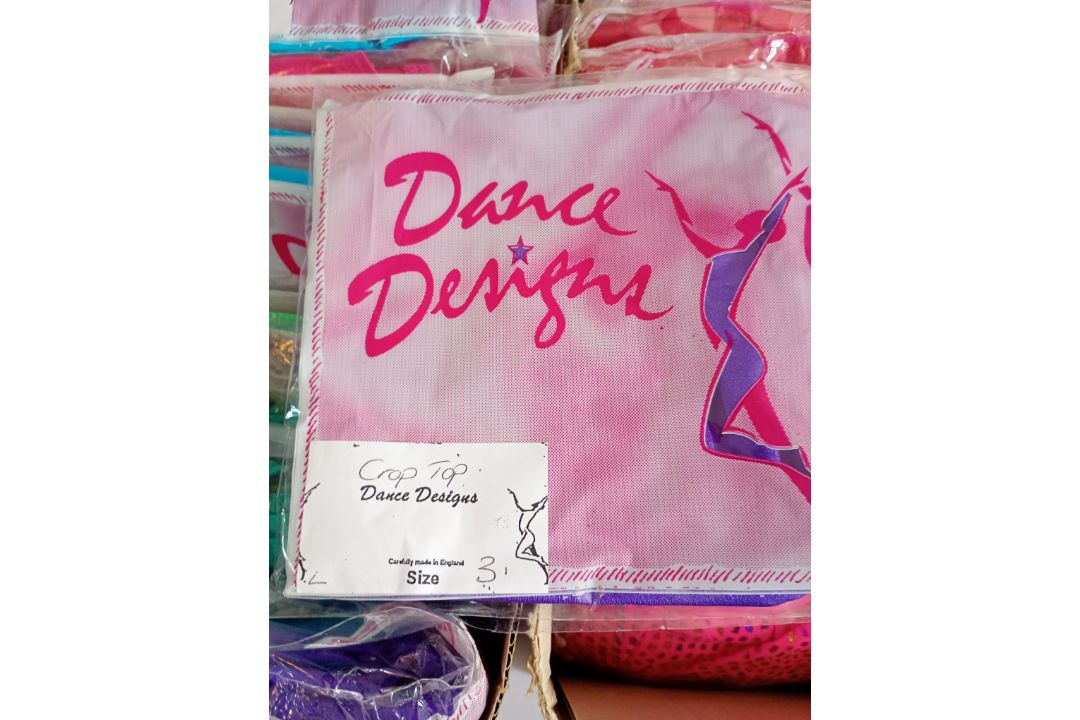 100 X DANCE DESIGNS CROP TOPS MIXED SIZE STYLE AND COLOURS APPROX RRP £1,200 - Image 2 of 6