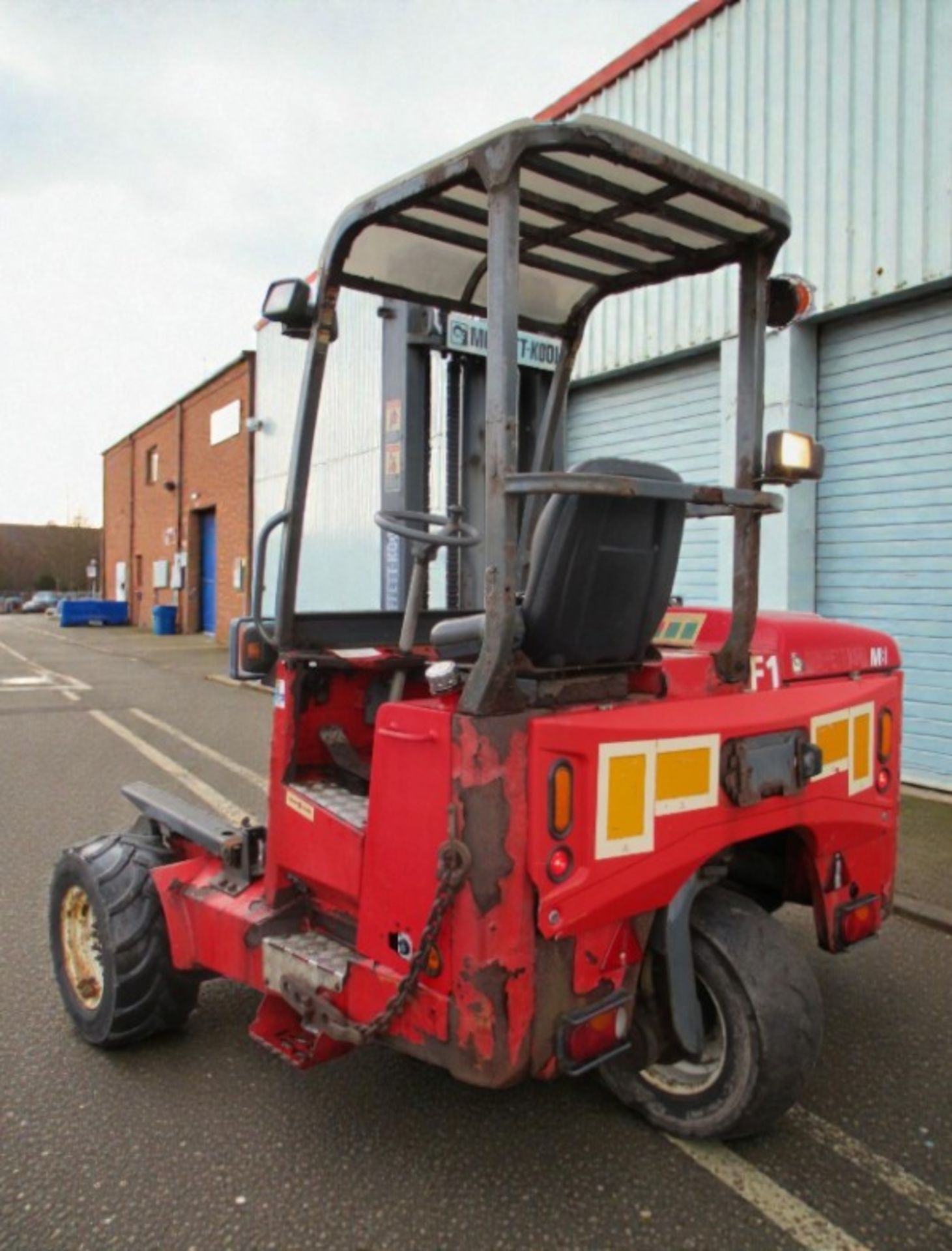 2005 MOFFETT MOUNTY M8 25.4 2.5 TON 4-WAY DIESEL FORKLIFT - Image 12 of 16