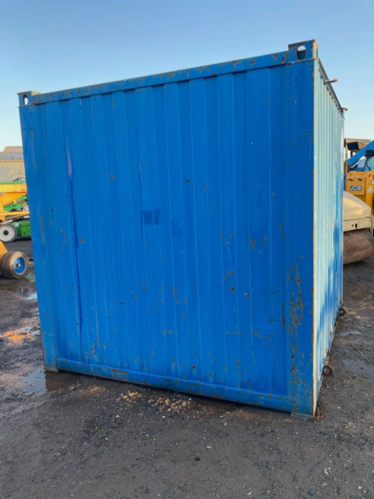 10 FT X 8 FT SHIPPING CONTAINER - Image 10 of 11