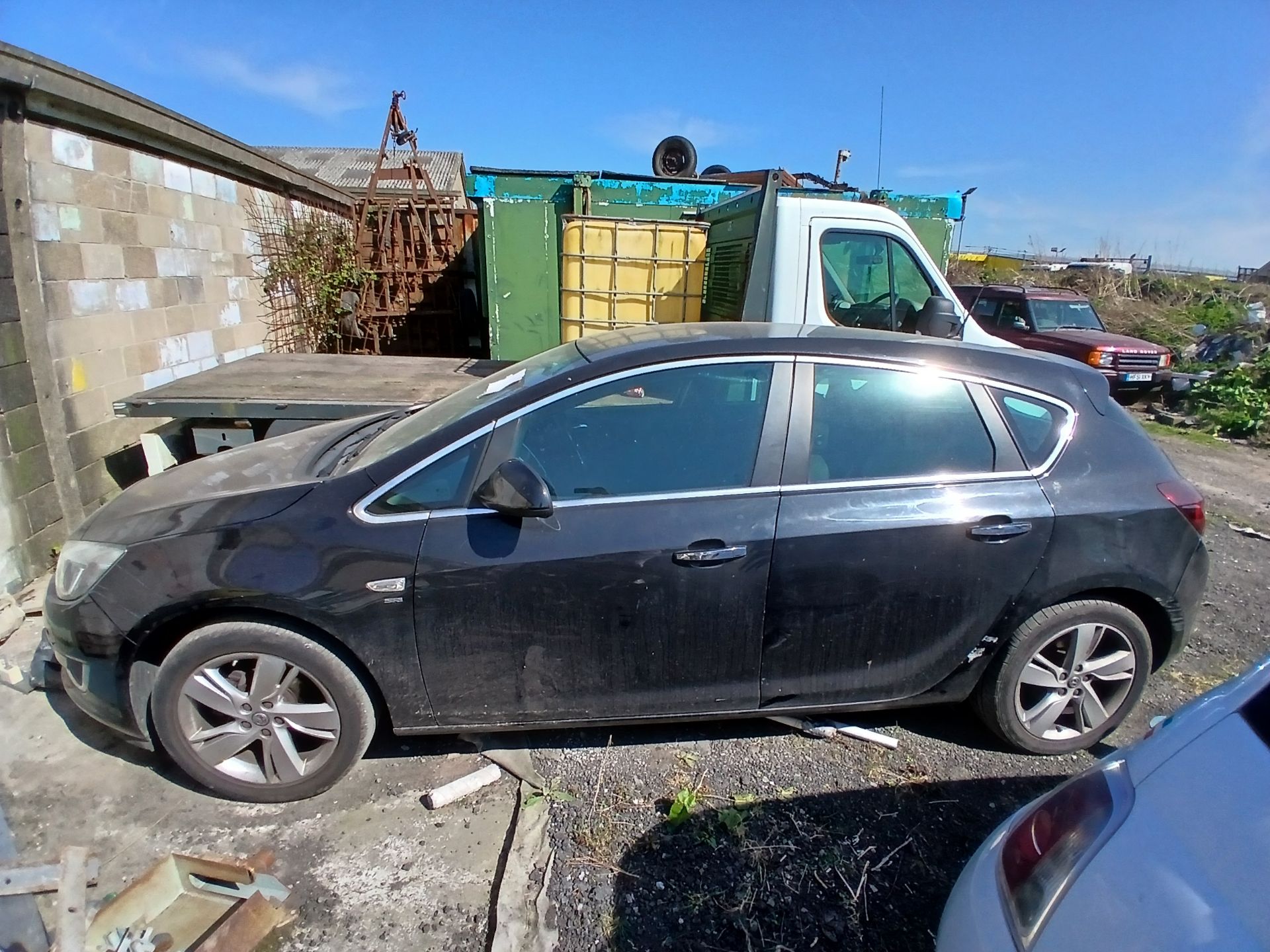 2015 VAUXHALL ASTRA SRI - 2 PREVIOUS KEEPERS - 1.4L - NO VAT ON HAMMER - Image 2 of 11