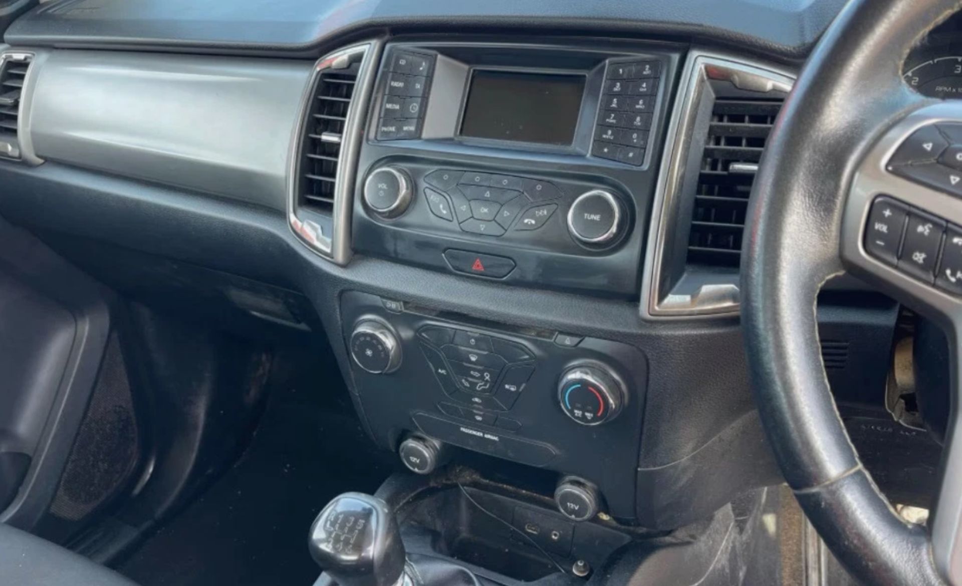 **(ONLY 104K MILEAGE)** 2019 FORD RANGER XLT ECOBLUE 4X4 2.0 DIESEL MANUAL PICK UP IN SILVER - Image 5 of 15