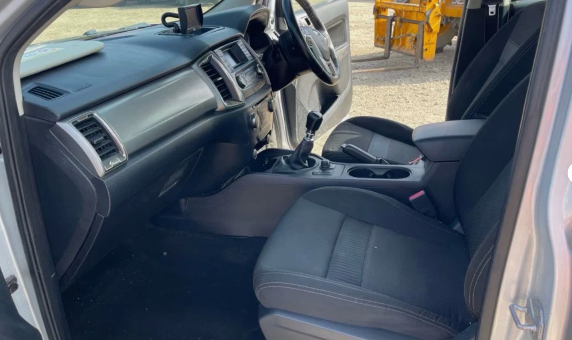 **(ONLY 104K MILEAGE)** 2019 FORD RANGER XLT ECOBLUE 4X4 2.0 DIESEL MANUAL PICK UP IN SILVER - Image 9 of 15