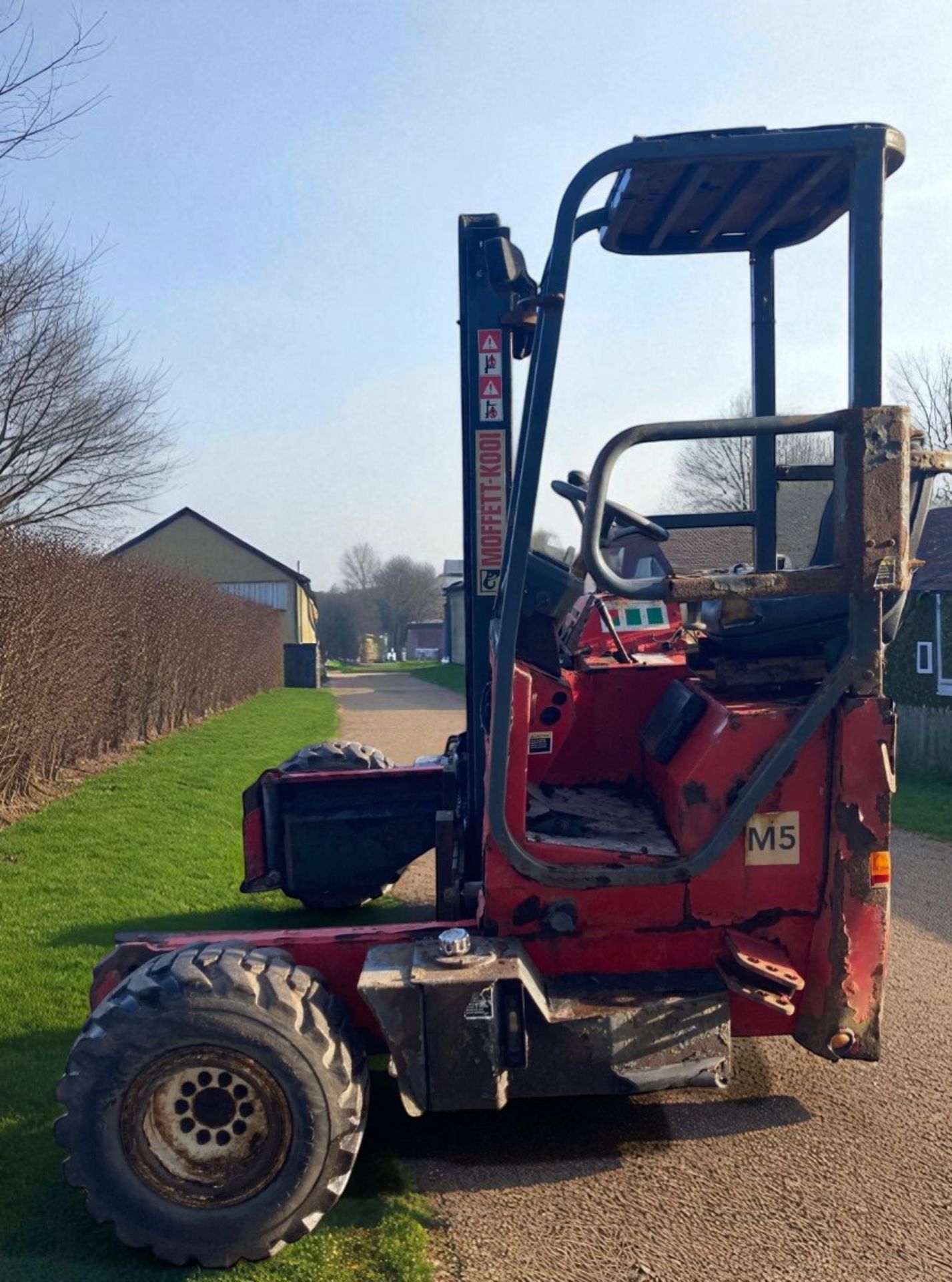 MOFFETT MOUNTY M2003 TRUCK-MOUNTED FORKLIFT – 2 TON - Image 6 of 10