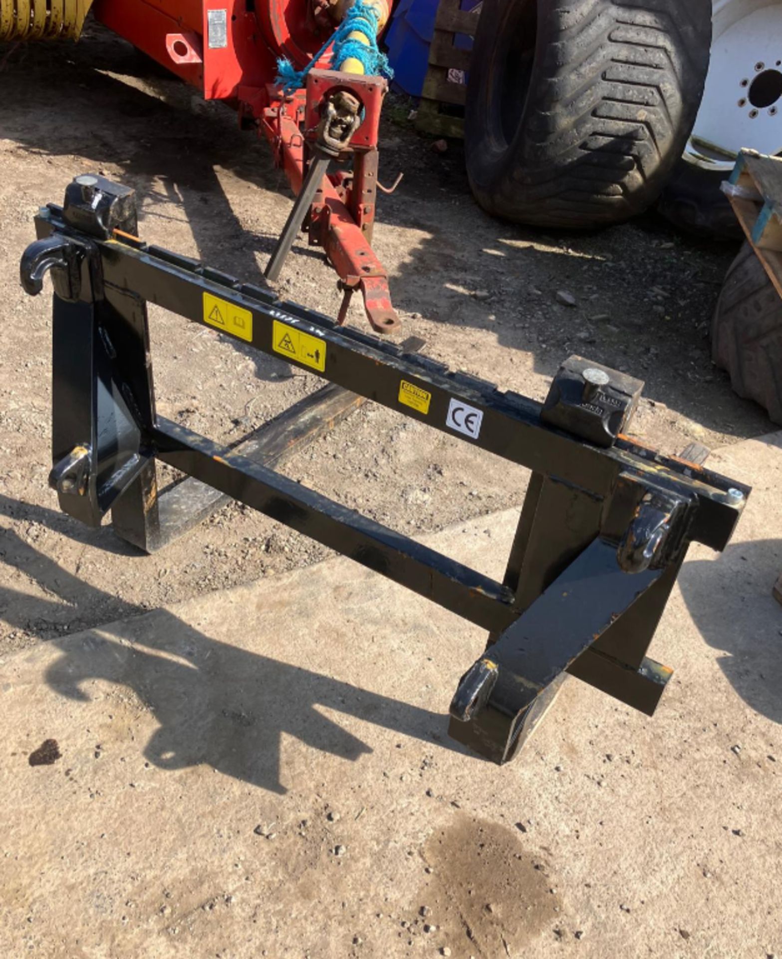 NEW PALLET FORKS ON EURO 8 BRACKETS - Image 2 of 6