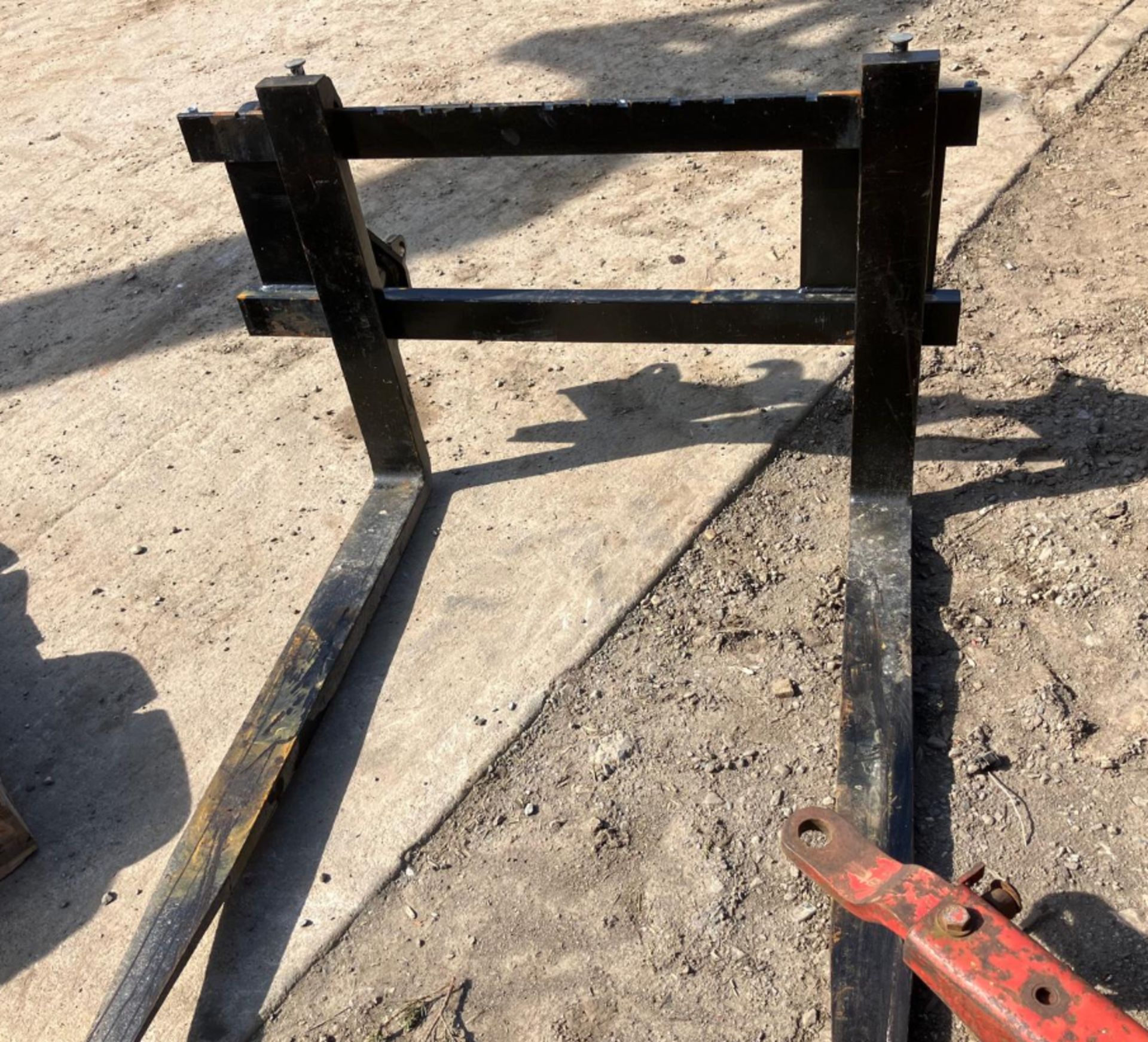 NEW PALLET FORKS ON EURO 8 BRACKETS - Image 4 of 6