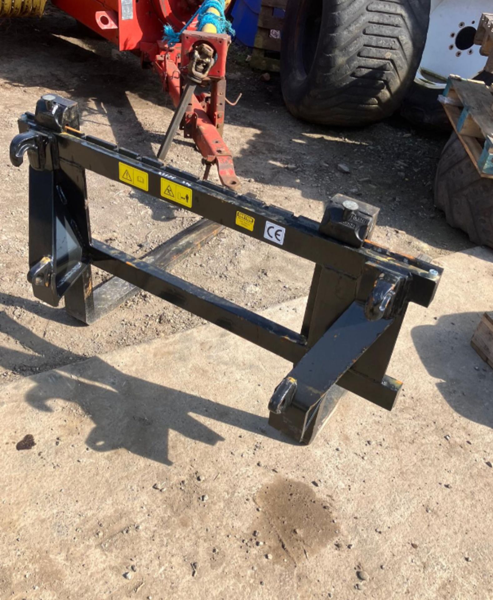 NEW PALLET FORKS ON EURO 8 BRACKETS - Image 5 of 6
