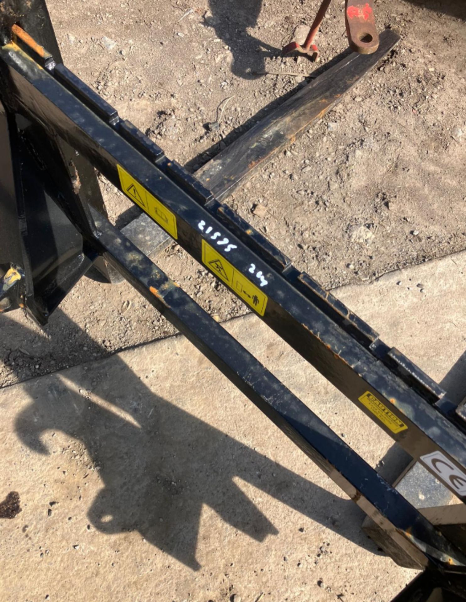 NEW PALLET FORKS ON EURO 8 BRACKETS - Image 3 of 6