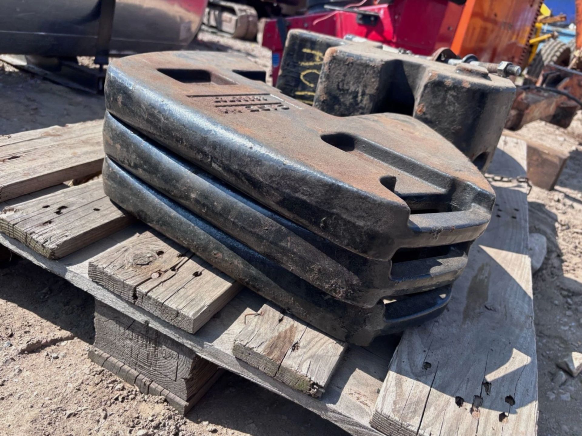CASE INTERNATIONAL TRACTOR WEIGHTS & WEIGHT BLOCK WITH FRONT LINKAGE - Image 4 of 6
