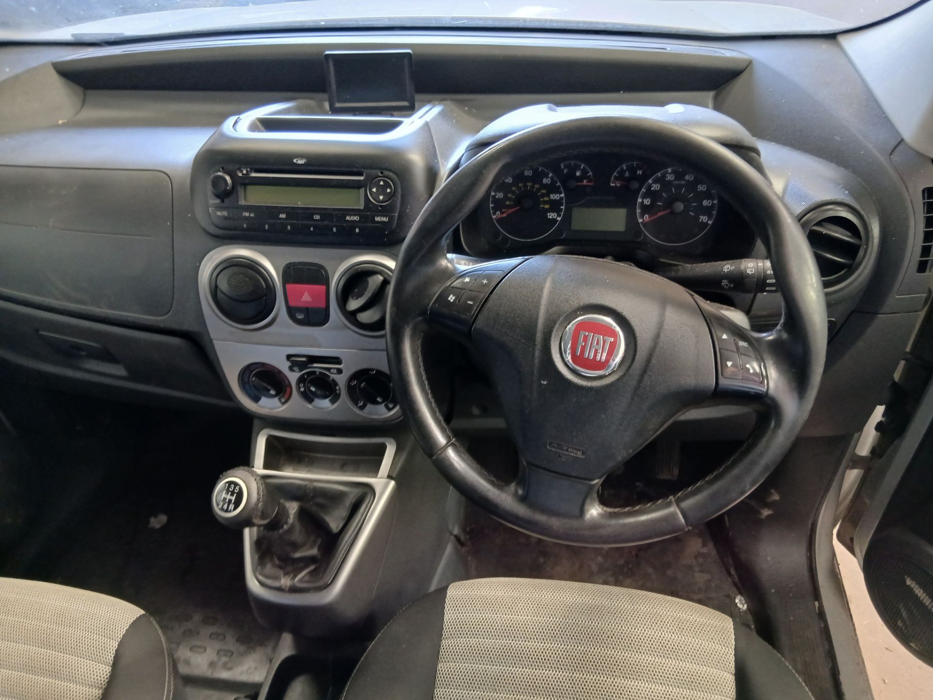 2010 FIAT QUBO DYNAMIC MULTIJET VAN DERIVED CAR - 3 PREVIOUS OWNERS - NO VAT ON HAMMER - Image 6 of 10