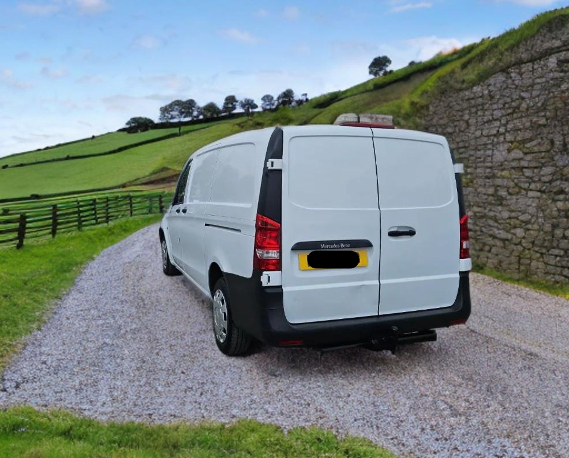 **(ONLY 90K MILEAGE)** 2018 MERCEDES-BENZ VITO 111 CDI L2H1 1598CC DIESEL >>--NO VAT ON HAMMER--<< - Image 7 of 14
