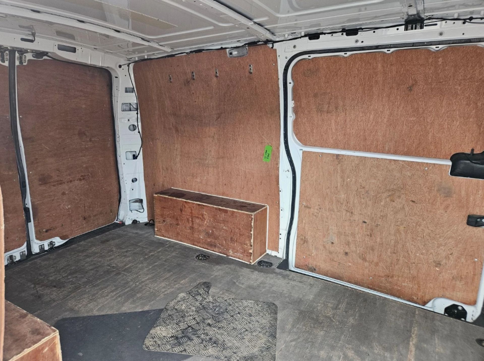 **(ONLY 90K MILEAGE)** 2018 MERCEDES-BENZ VITO 111 CDI L2H1 1598CC DIESEL >>--NO VAT ON HAMMER--<< - Image 11 of 14