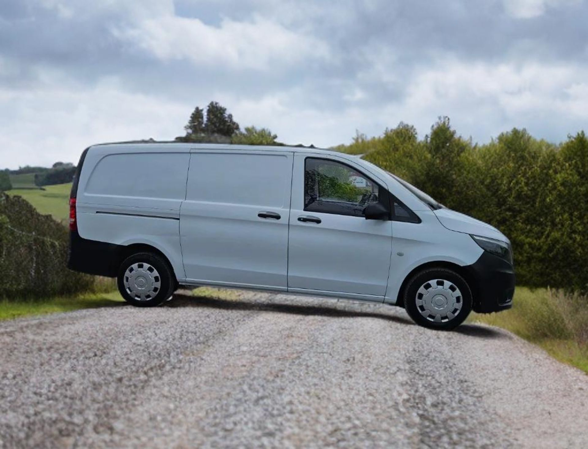 **(ONLY 90K MILEAGE)** 2018 MERCEDES-BENZ VITO 111 CDI L2H1 1598CC DIESEL >>--NO VAT ON HAMMER--<< - Image 2 of 14