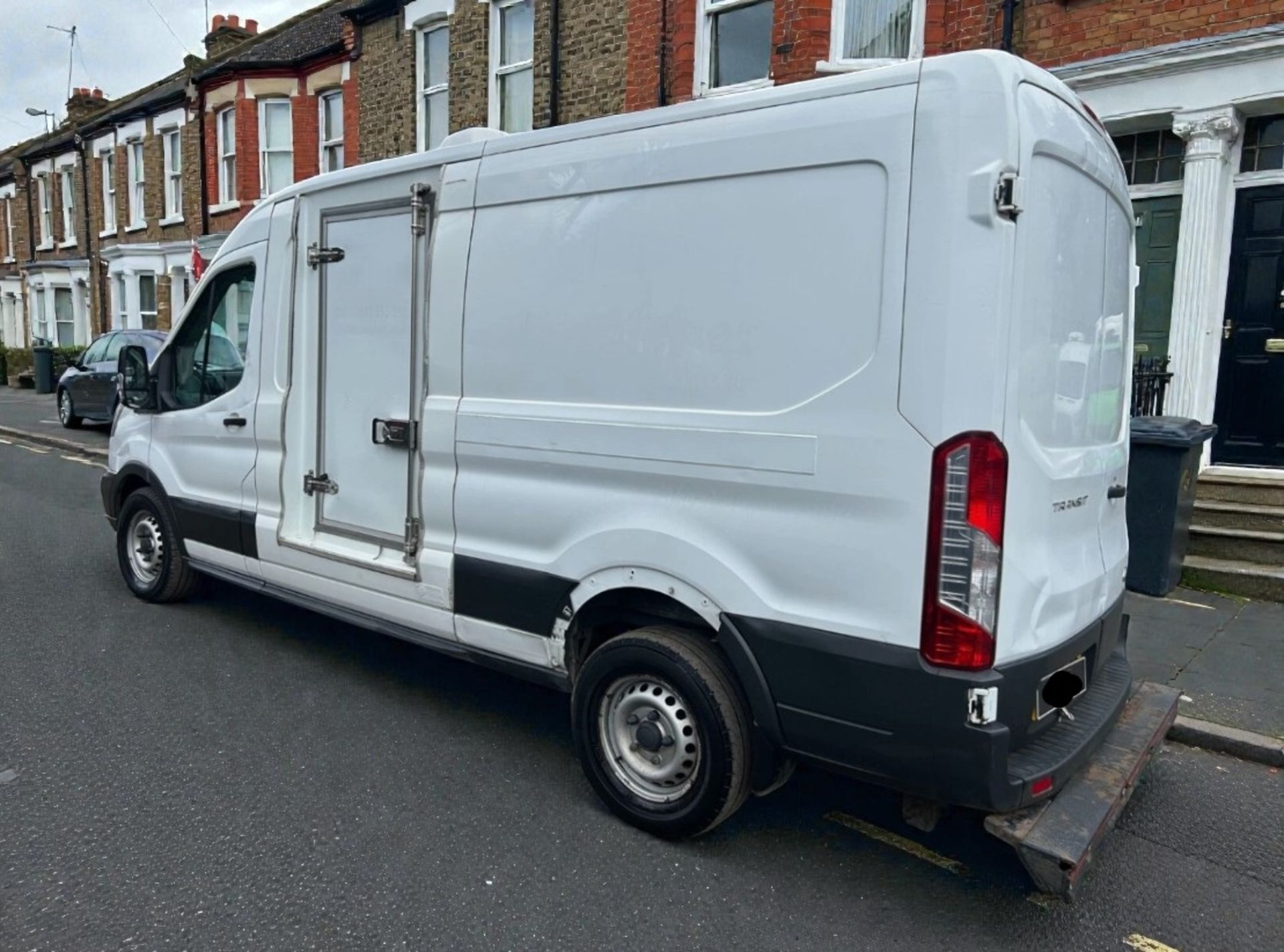 2018 FORD TRANSIT T350 130 BHP 2.0 ECOBLUE L3H2 LWB FREEZER VAN - Image 4 of 14