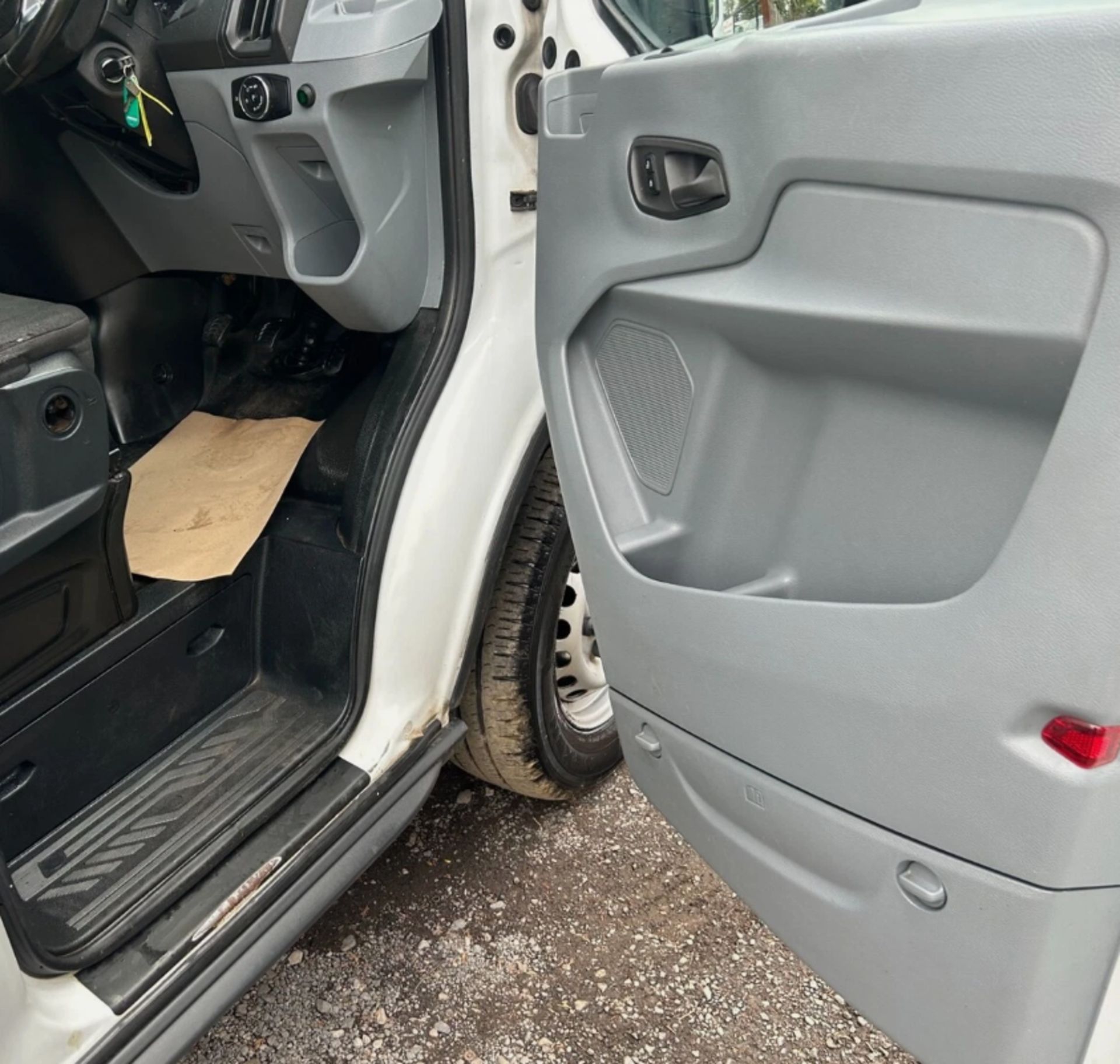 2018 FORD TRANSIT T350 130 BHP 2.0 ECOBLUE L3H2 LWB FREEZER VAN - Image 10 of 14