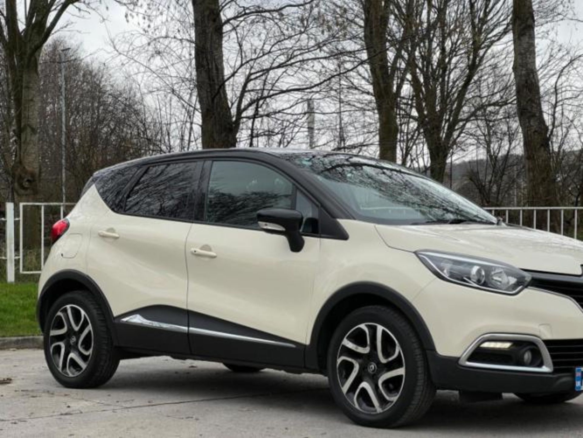 **(ONLY 115K MILEAGE)** 2016 RENAULT CAPTUR DYNAMIQUE S NAV DIESEL >>--NO VAT ON HAMMER--<< - Image 4 of 20