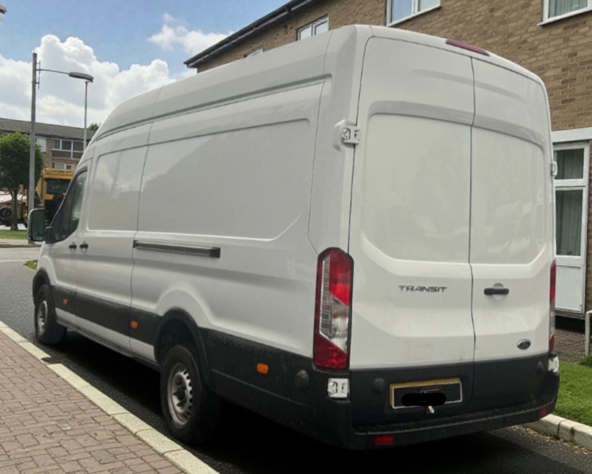 **(ONLY 82K MILEAGE)** 2024 FORD TRANSIT T350 129 BHP L4 H3 JUMBO –(24 REG) - Image 4 of 15