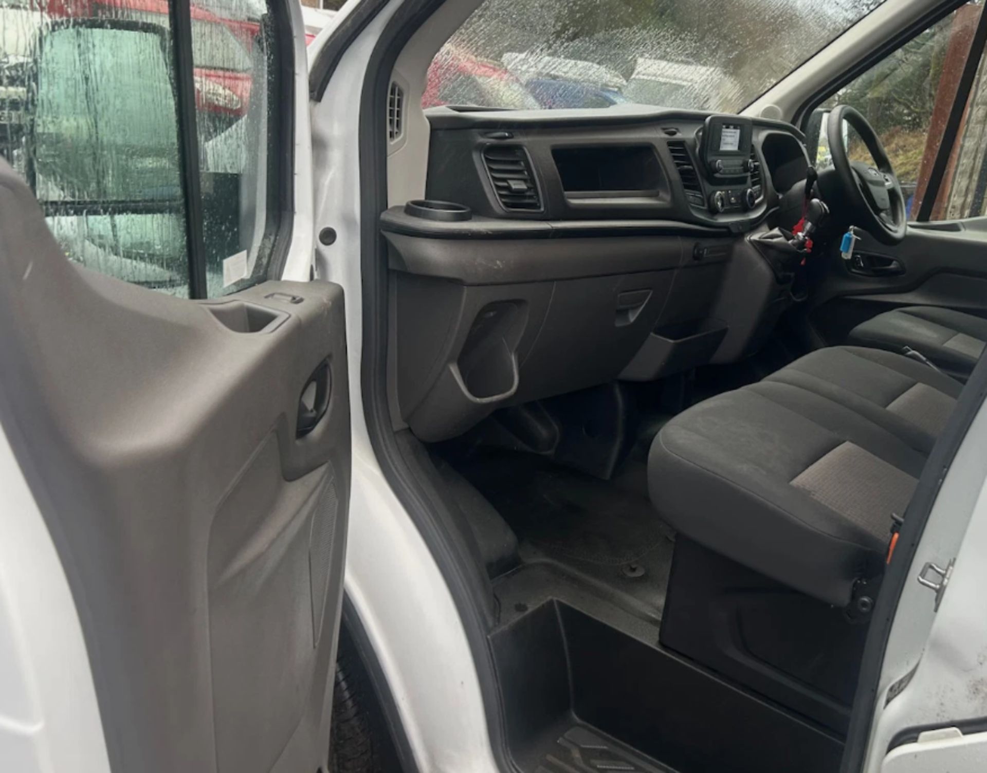 **(ONLY 82K MILEAGE)** 2024 FORD TRANSIT T350 129 BHP L4 H3 JUMBO –(24 REG) - Image 8 of 15