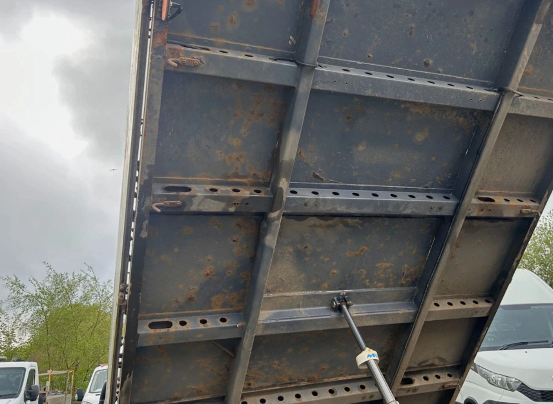 **(ONLY 27K MILEAGE)** 2023 MERCEDES-BENZ SPRINTER 3.5T PROGRESSIVE TIPPER – 73 REG - Image 6 of 15