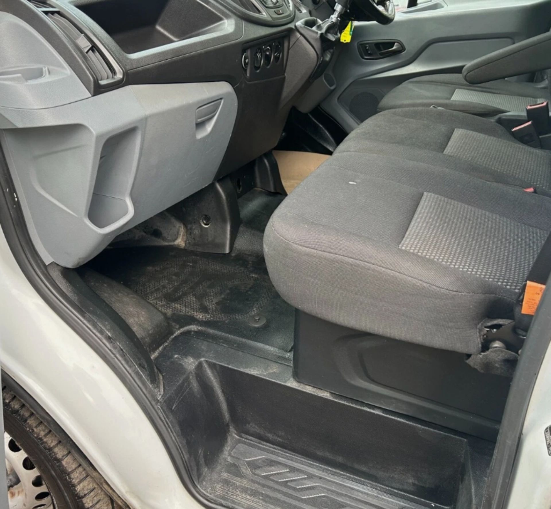 2018 FORD TRANSIT T350 130 BHP 2.0 ECOBLUE L3H2 LWB FREEZER VAN - Image 9 of 14