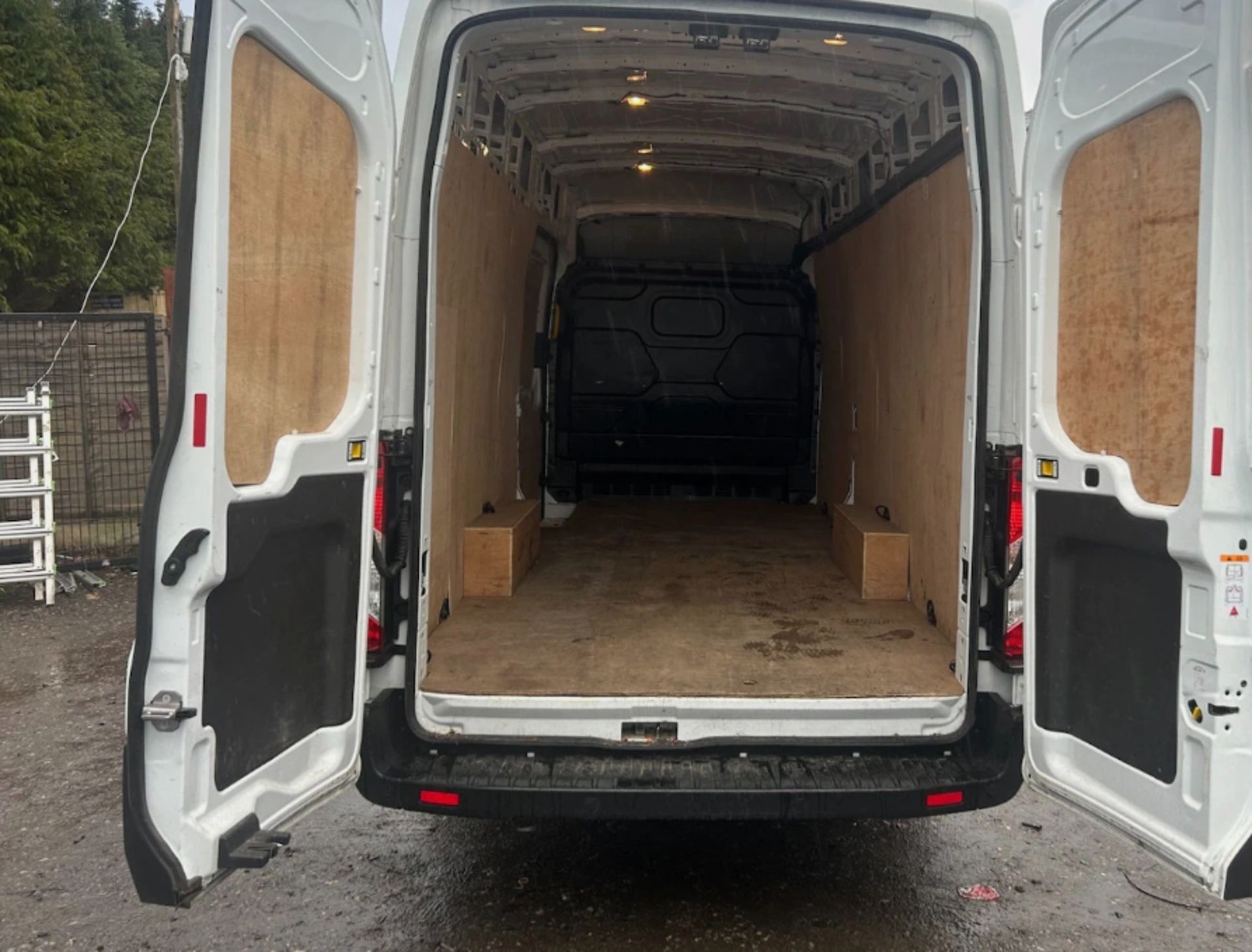 **(ONLY 82K MILEAGE)** 2024 FORD TRANSIT T350 129 BHP L4 H3 JUMBO –(24 REG) - Image 5 of 15