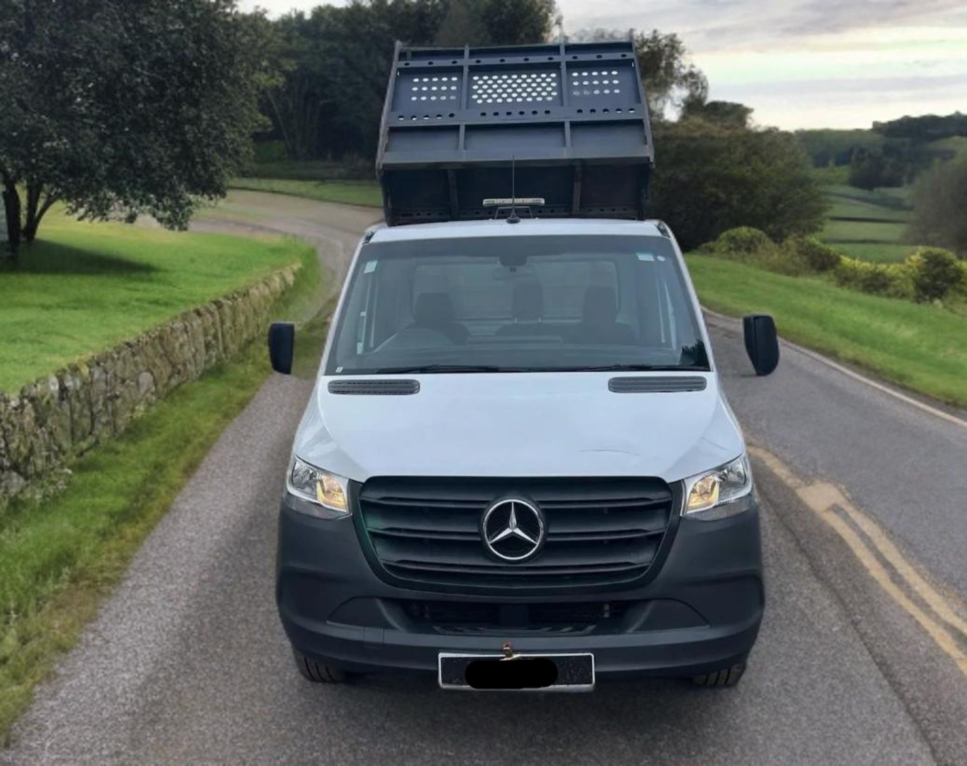 **(ONLY 27K MILEAGE)** 2023 MERCEDES-BENZ SPRINTER 3.5T PROGRESSIVE TIPPER – 73 REG - Image 2 of 15