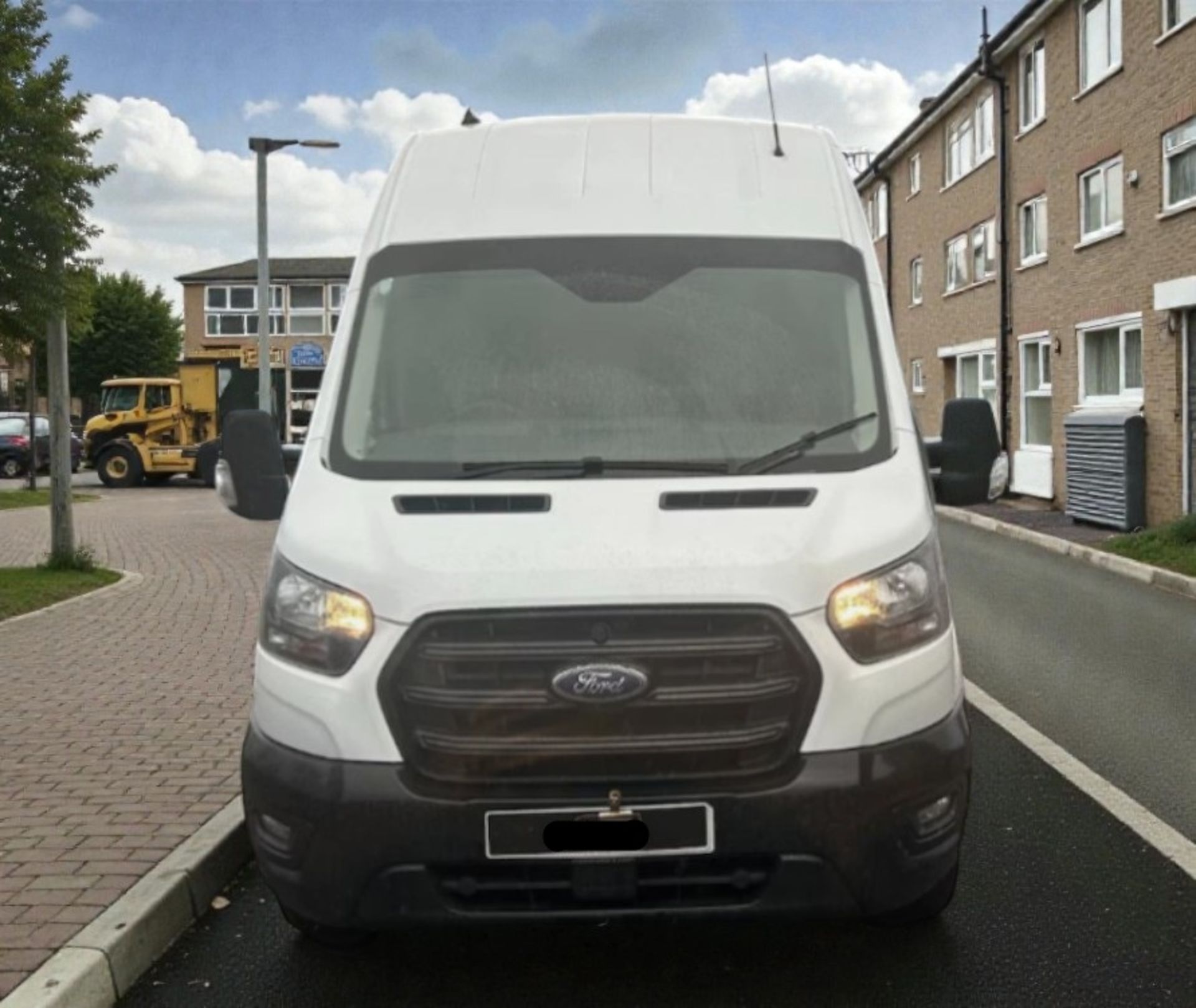 **(ONLY 82K MILEAGE)** 2024 FORD TRANSIT T350 129 BHP L4 H3 JUMBO –(24 REG) - Image 2 of 15