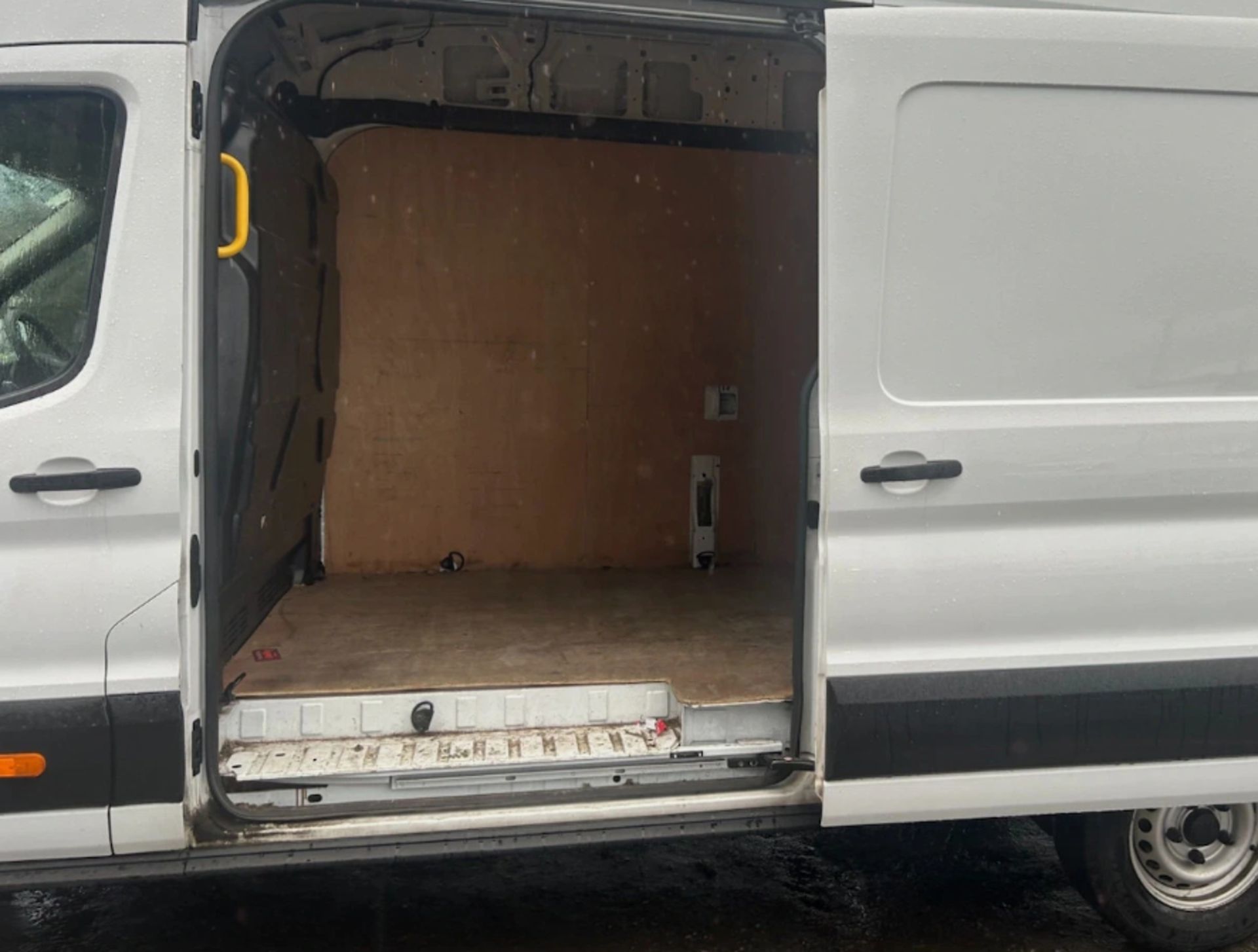 **(ONLY 82K MILEAGE)** 2024 FORD TRANSIT T350 129 BHP L4 H3 JUMBO –(24 REG) - Image 7 of 15
