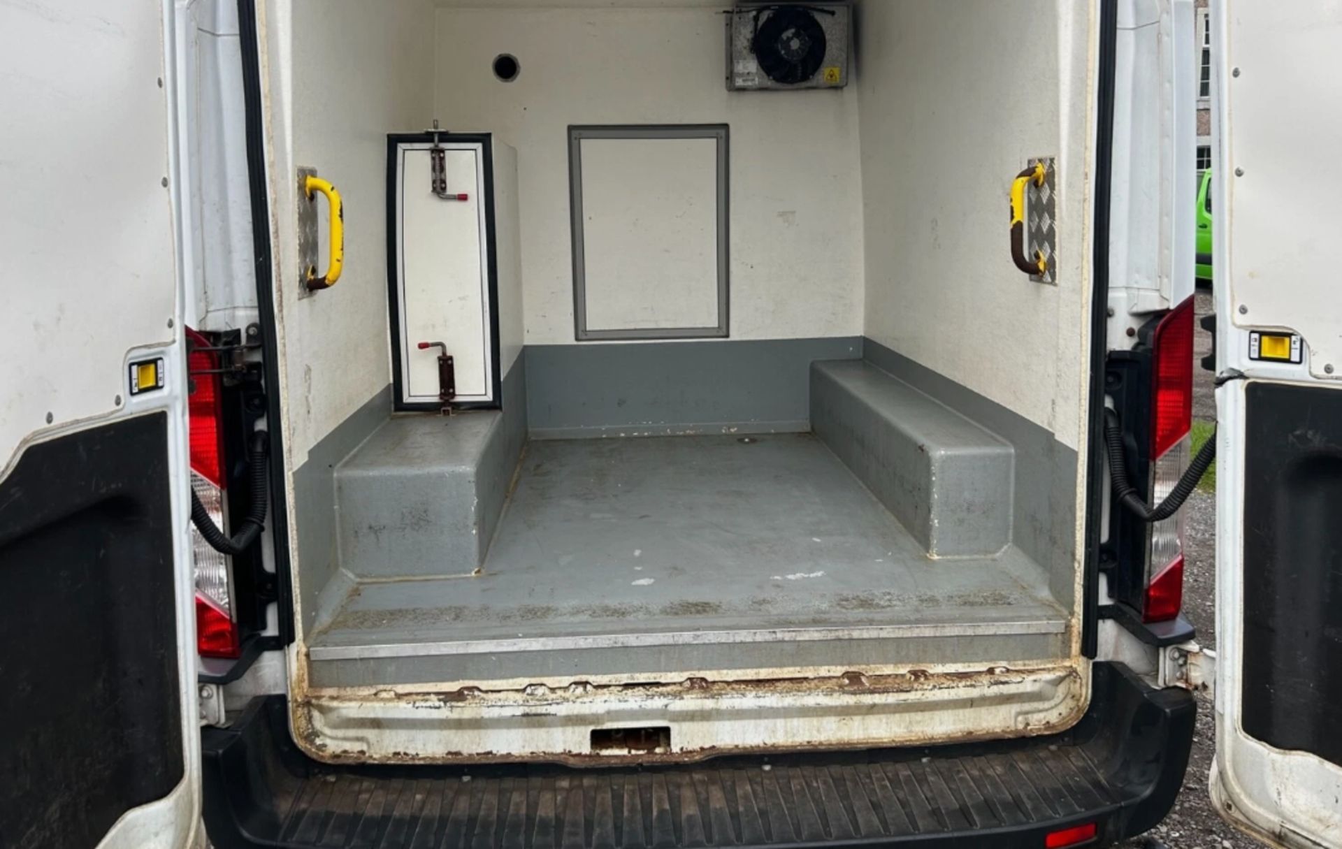 2018 FORD TRANSIT T350 130 BHP 2.0 ECOBLUE L3H2 LWB FREEZER VAN - Image 5 of 14