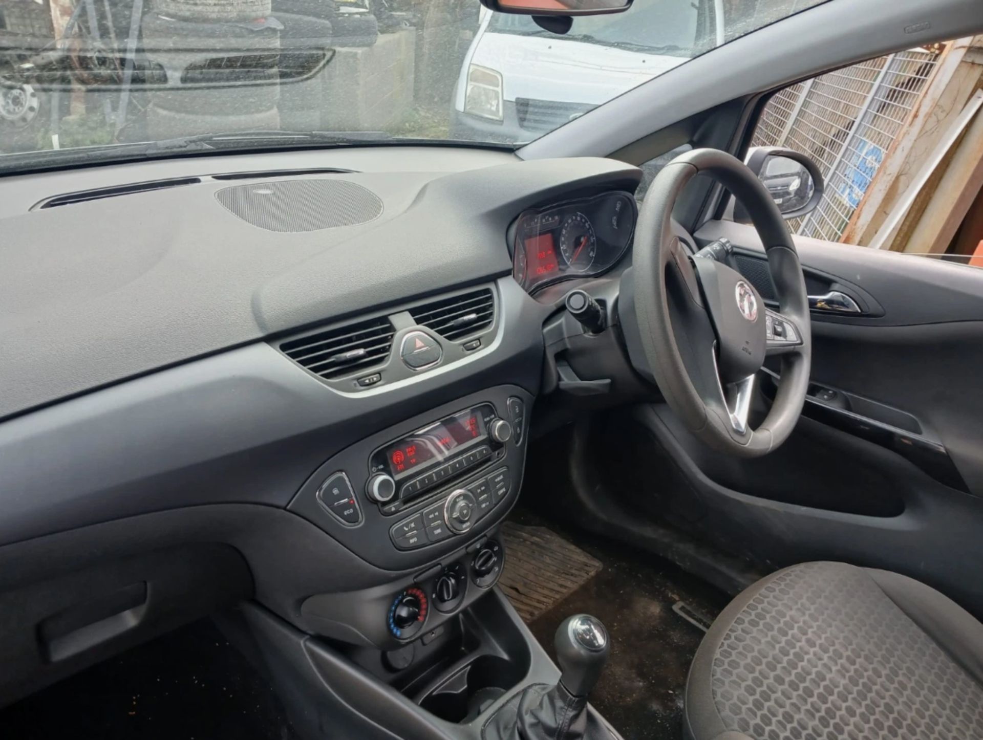 **(ONLY 107K MILEAGE)** 2017 VAUXHALL CORSA CDTI S/S L1H1 DIESEL MANUAL >>--NO VAT ON HAMMER--<< - Image 10 of 12