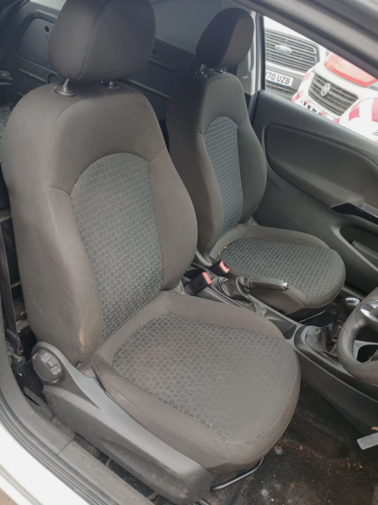 **(ONLY 107K MILEAGE)** 2017 VAUXHALL CORSA CDTI S/S L1H1 DIESEL MANUAL >>--NO VAT ON HAMMER--<< - Image 9 of 12