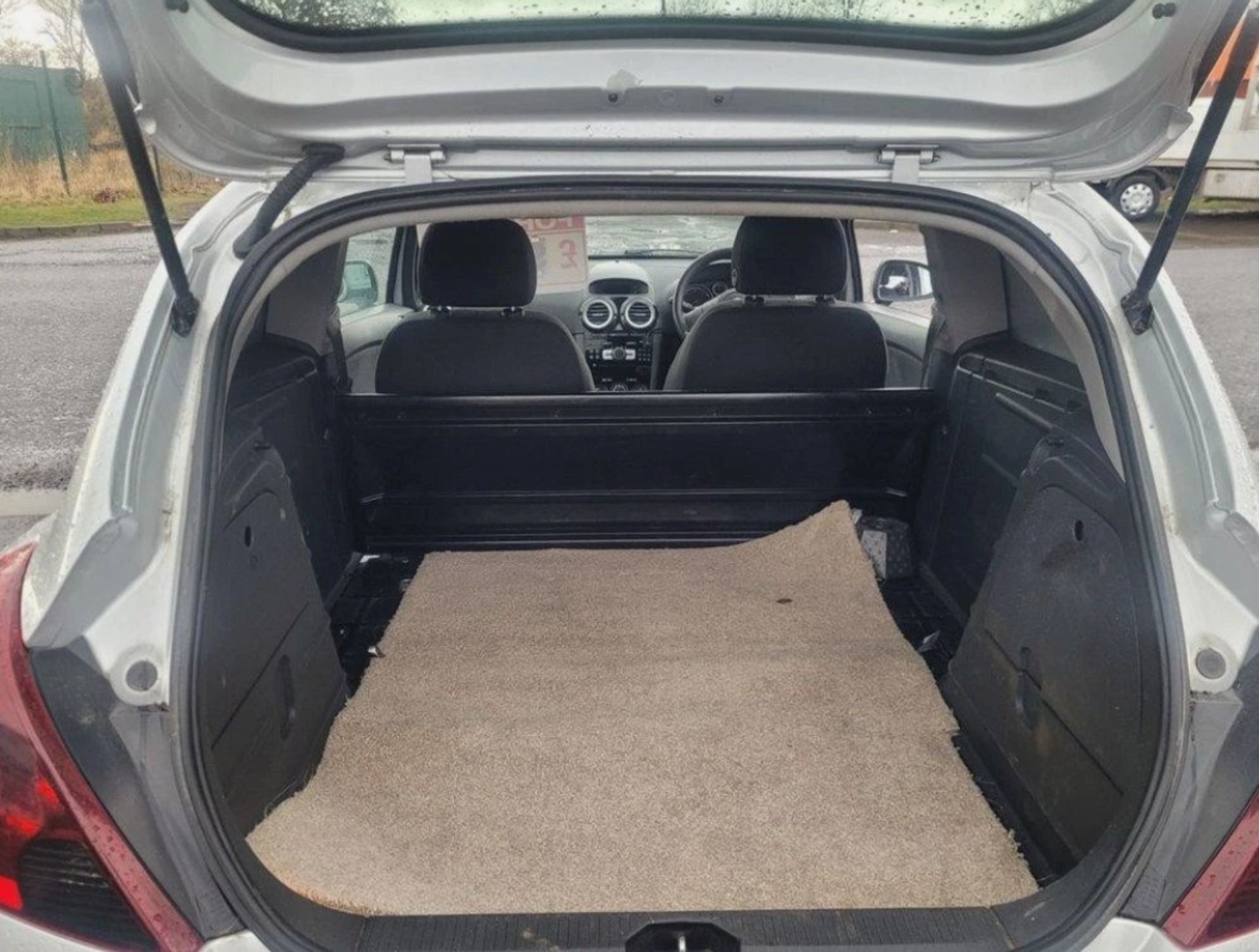 **(ONLY 113K MILEAGE)** 2015 VAUXHALL CORSA SPORTIVE CDTI, 1248CC, MANUAL >>--NO VAT ON HAMMER--<< - Image 10 of 12